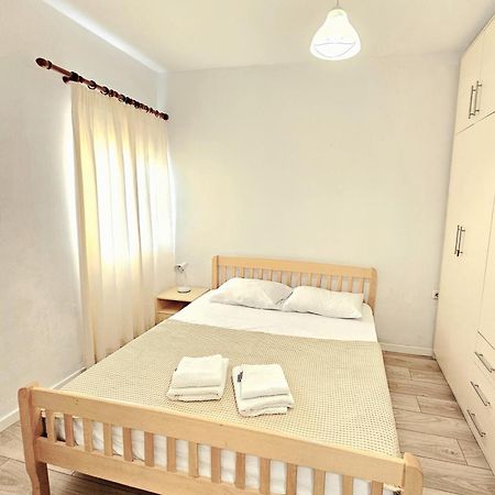Cozy 1 Bedroom Apartment Near Parks, Cafes & Restaurants Tirana Bagian luar foto
